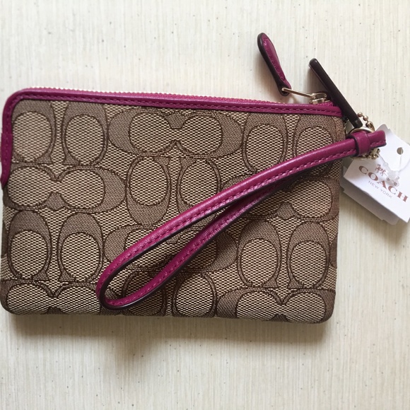 NWT Coach Corner Zip Khaki/ Fuchsia Wristlet - Picture 4 of 6